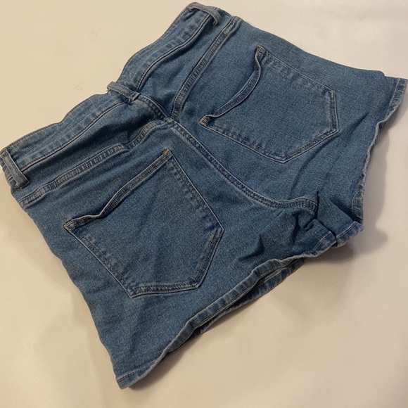 H&M Denim Shorts - Picture 3 of 5